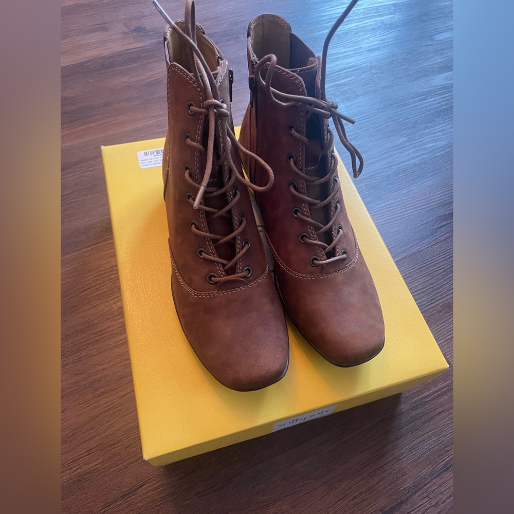 NIB Softspots Mckyla Women’s 9 Brown Leather Ankle Boots Side Zip Lace IN BOX